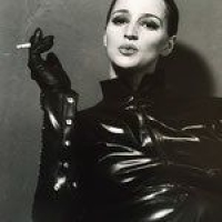 Fetischgöttin Giulia - Foto 1 von 7