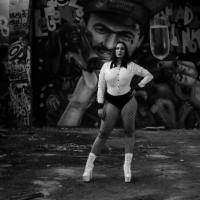 Megan Bound - Foto 3 von 12