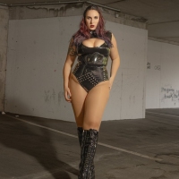 Megan Bound - Foto 1 von 12