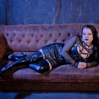 Mistress Reyna Raven - Foto 7 von 8