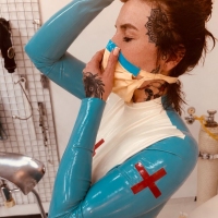 Hanna de Vil Fetischbetreuerin - Foto 7 von 21